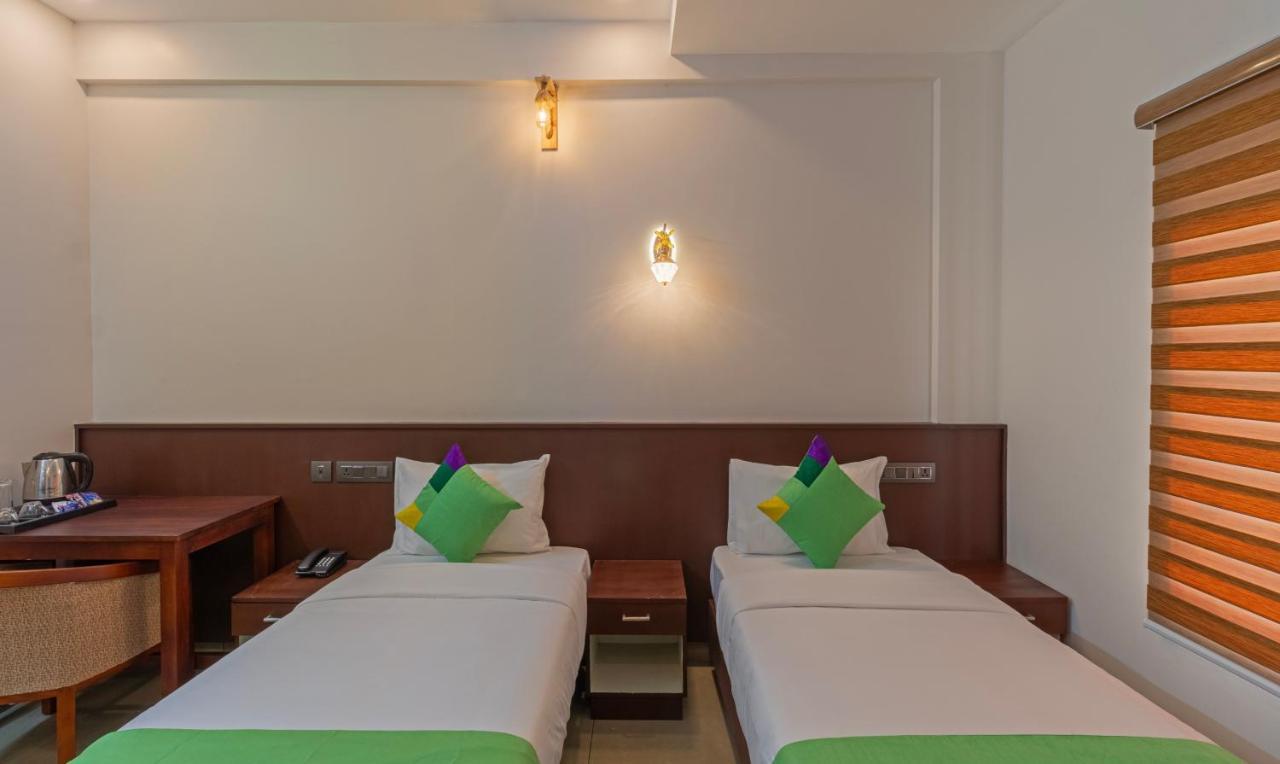 Treebo Amigos Residency Cochin Airport Hotel Kochi Buitenkant foto