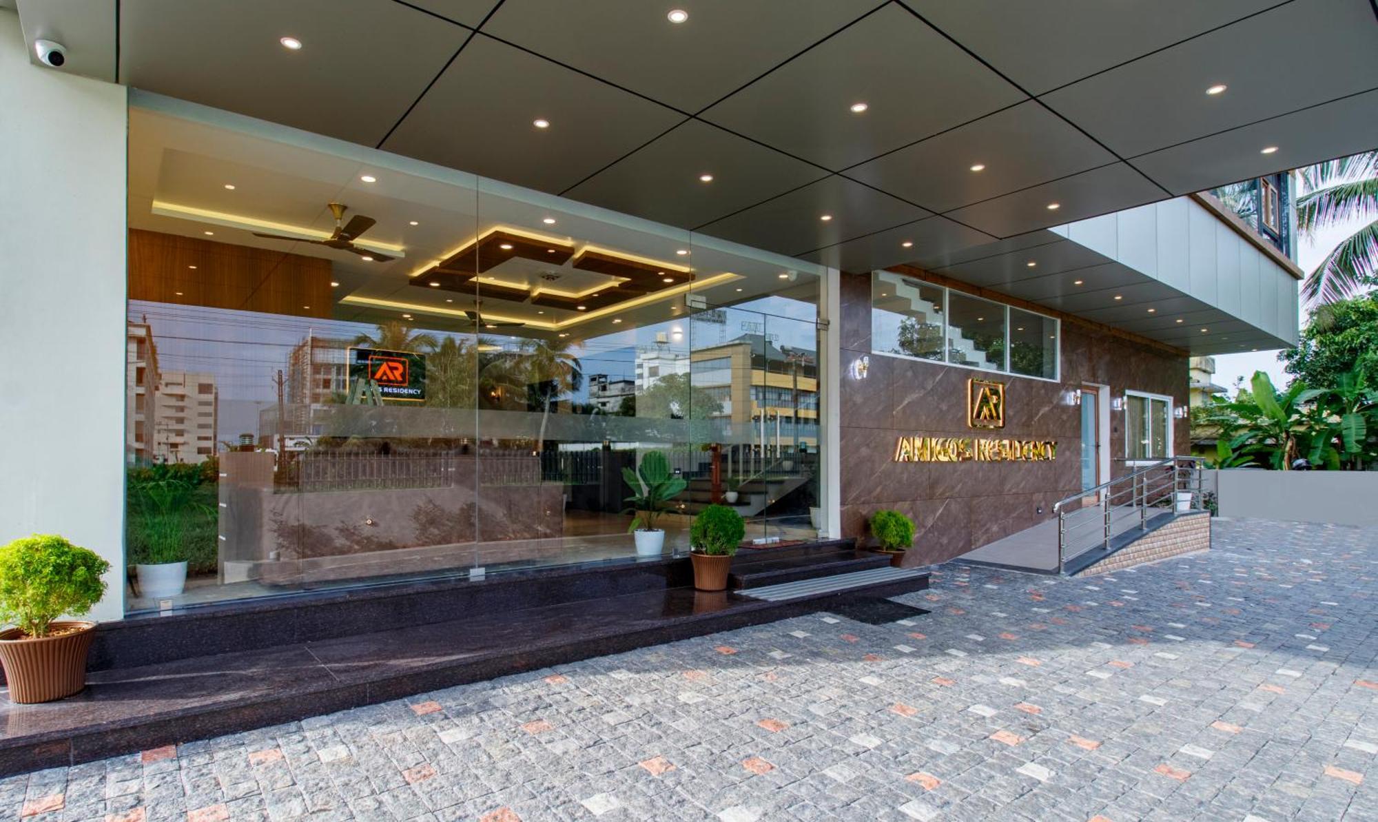 Treebo Amigos Residency Cochin Airport Hotel Kochi Buitenkant foto