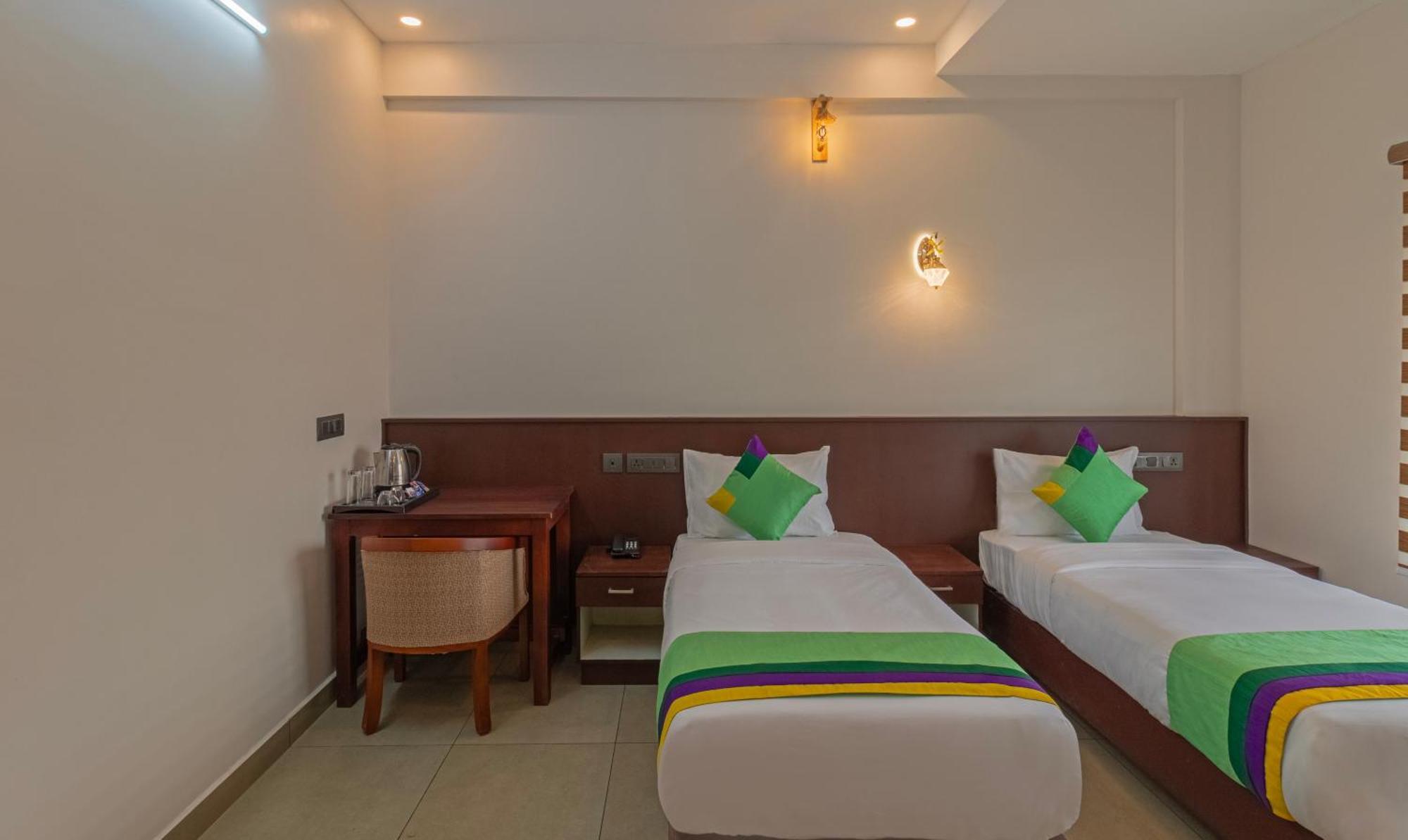 Treebo Amigos Residency Cochin Airport Hotel Kochi Buitenkant foto