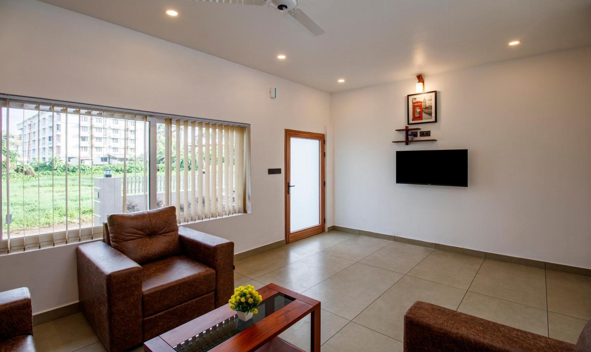 Treebo Amigos Residency Cochin Airport Hotel Kochi Buitenkant foto