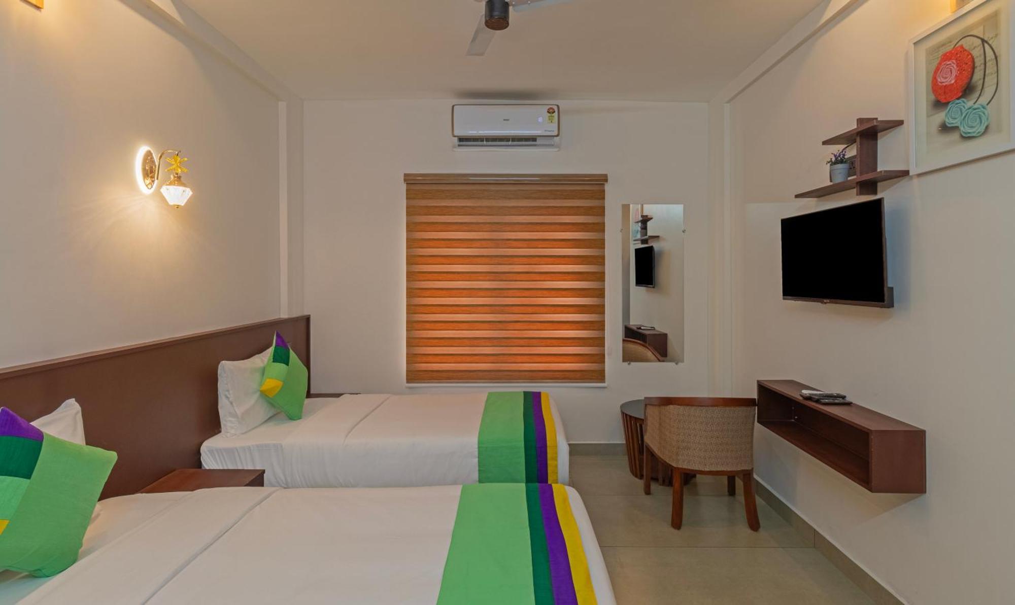 Treebo Amigos Residency Cochin Airport Hotel Kochi Buitenkant foto