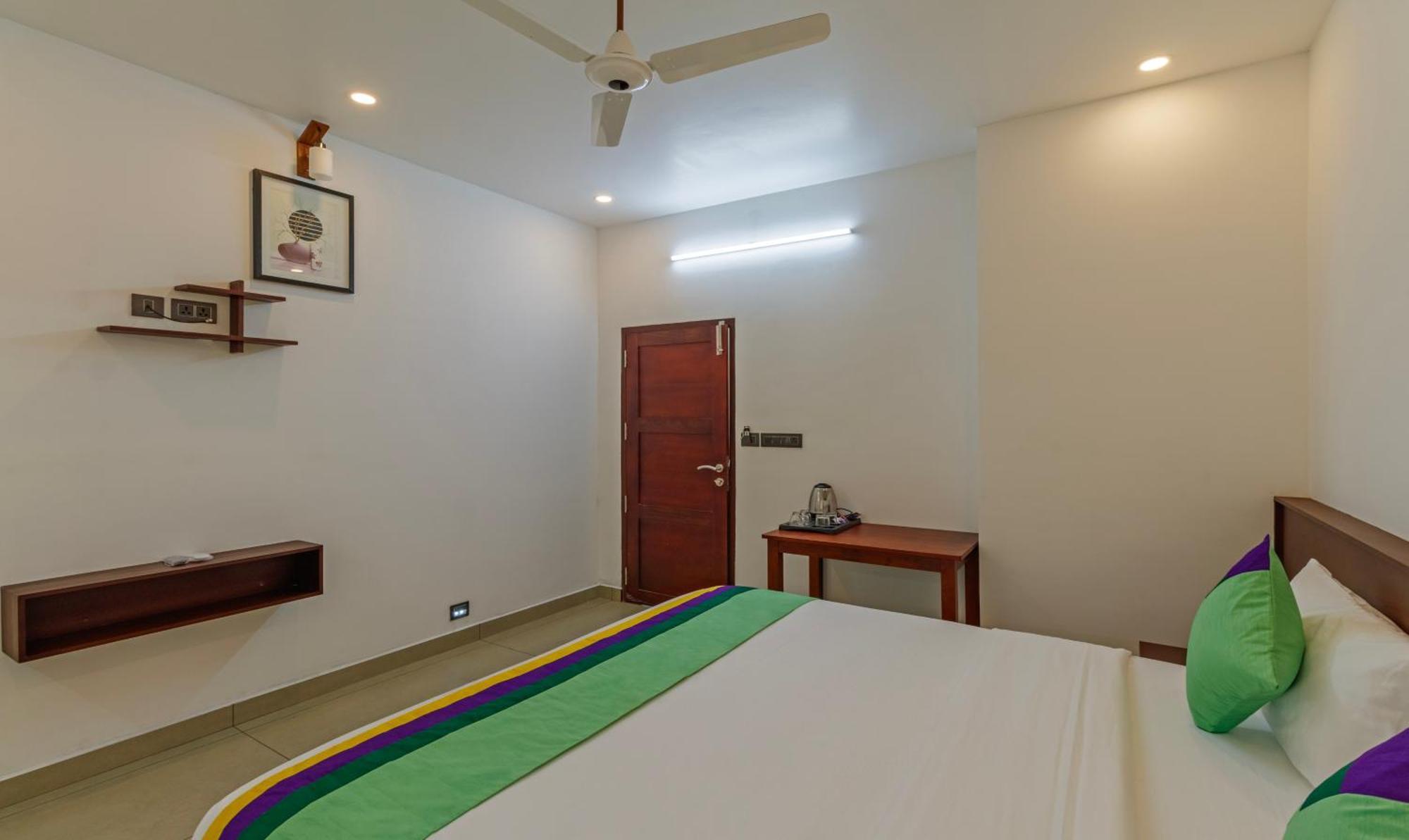 Treebo Amigos Residency Cochin Airport Hotel Kochi Buitenkant foto