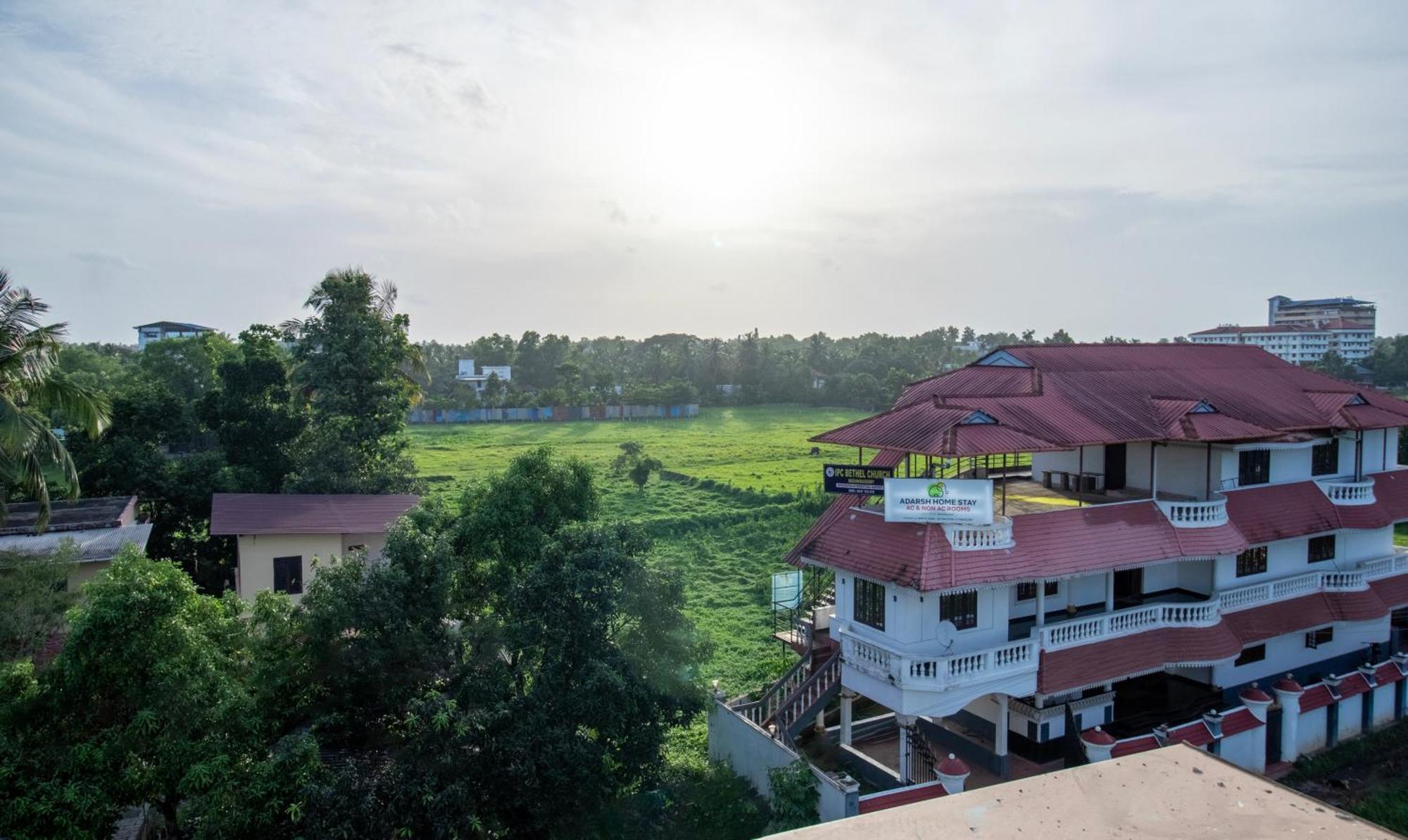 Treebo Amigos Residency Cochin Airport Hotel Kochi Buitenkant foto
